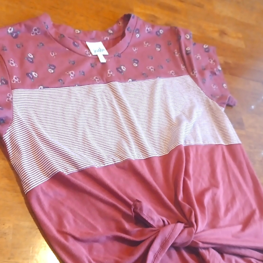 Belle du jour tops| women's sz M | color Malaga| striped and floral blouse